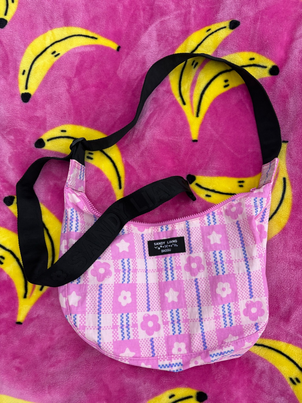 Baggu Medium Crescent Sandy Liang Pink